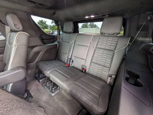 Used 2025 Cadillac Escalade V AWD/4WD image 15