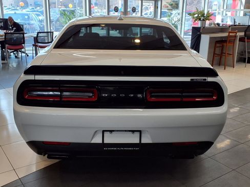 Used 2023 Dodge Challenger SRT Hellcat RWD image 3