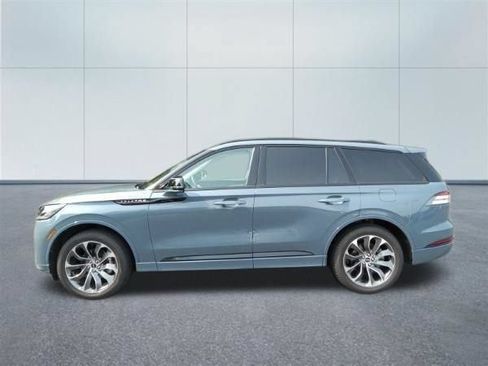 Used 2025 Lincoln Aviator AWD w/ Jet Appearance Package image 2