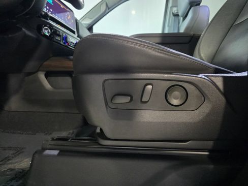 Used 2024 Chevrolet Silverado 1500 RST w/ Redline Edition AWD/4WD image 14