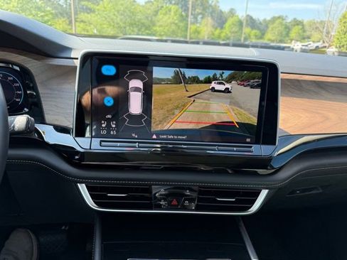 Used 2024 Volkswagen Atlas SE image 20