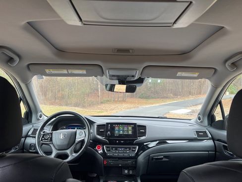 Certified 2022 Honda Pilot Touring image 14