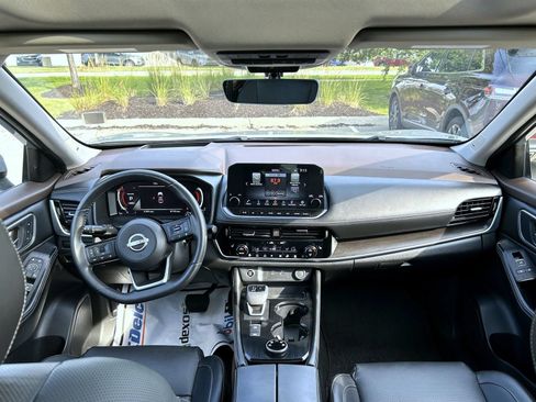 Used 2023 Nissan Rogue Platinum w/ Platinum Premium Package AWD/4WD image 12