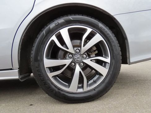 Certified 2022 Honda Odyssey Touring image 9