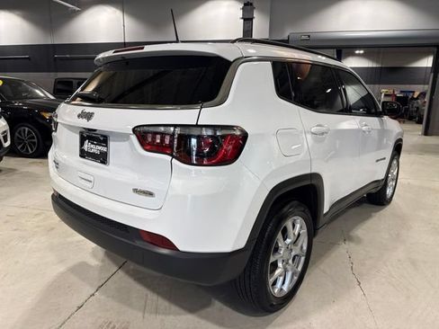 Used 2024 Jeep Compass Latitude AWD/4WD image 17