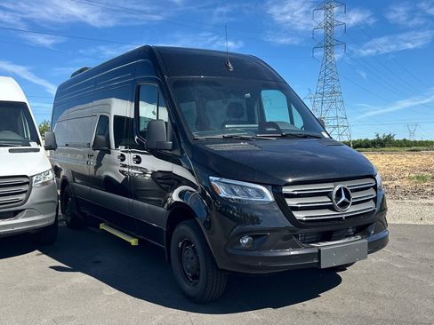 New 2026 Mercedes-Benz Sprinter 2500 image 2