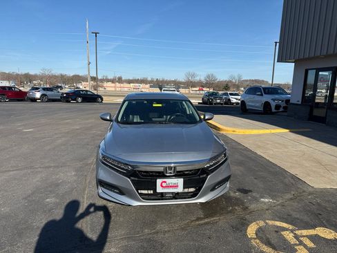Used 2019 Honda Accord Touring image 3