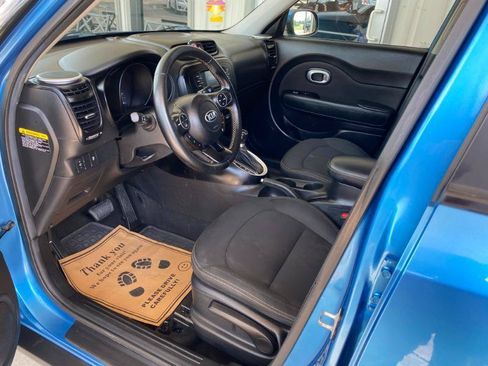 Used 2016 Kia Soul + w/ Designer's Package FWD image 13