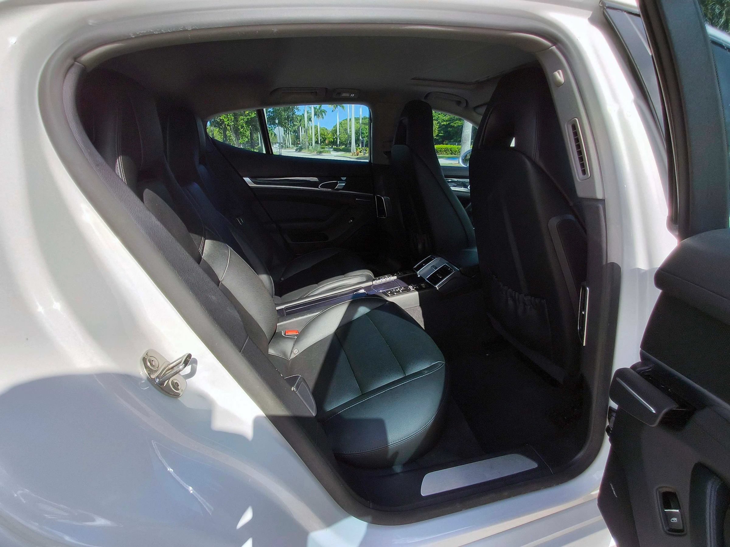 Used 2016 Porsche Panamera S RWD image 36