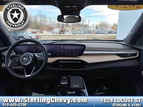 Used 2025 Buick Enclave Preferred image 9