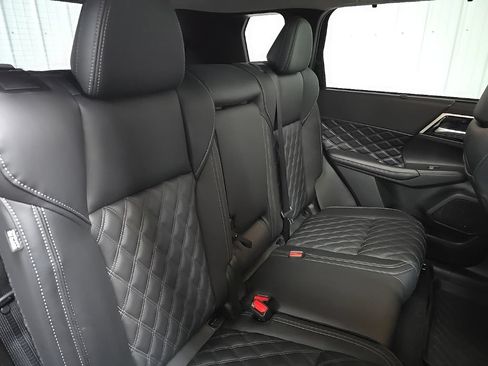 Used 2025 Mitsubishi Outlander SEL AWD/4WD image 22