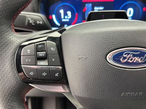 Used 2025 Ford Explorer ST-Line w/ ST-Line Street Pack AWD/4WD image 17