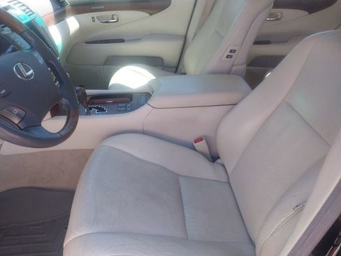 Used 2011 Lexus LS 460 AWD w/ Comfort Plus Pkg image 17