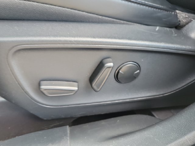 Used 2025 Ford Escape ST-Line Select AWD/4WD image 21