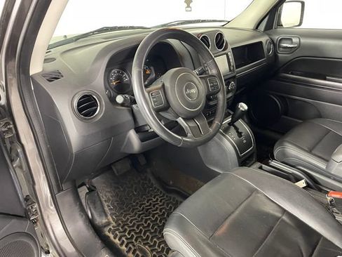 Used 2015 Jeep Patriot High Altitude AWD/4WD image 3