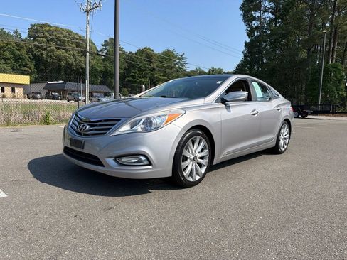 Used 2013 Hyundai Azera w/ Technology Pkg FWD image 2