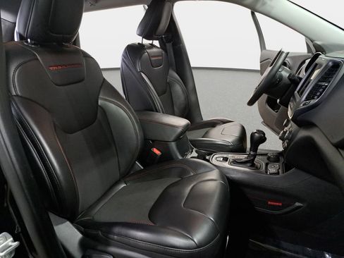 Certified 2022 Jeep Cherokee Trailhawk image 11