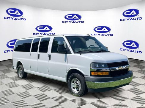 Used 2020 Chevrolet Express 3500 LT w/ LT Preferred Equipment Group RWD image 1