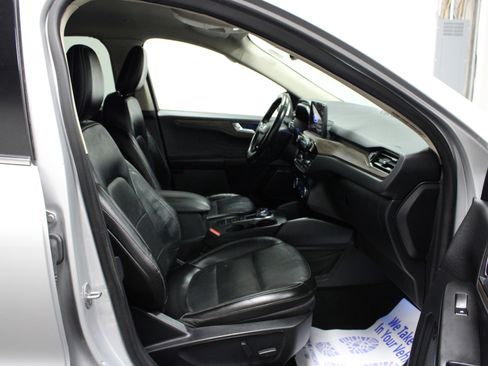 Used 2020 Ford Escape Titanium image 16