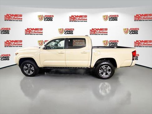 Certified 2018 Toyota Tacoma TRD Sport w/ Technology Package AWD/4WD image 14