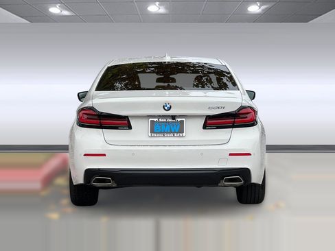 Certified 2022 BMW 530i w/ Convenience Package image 9