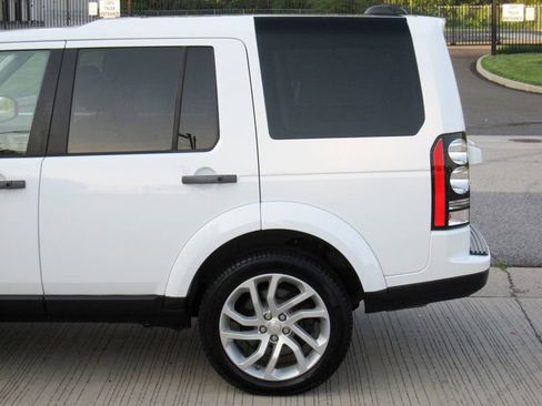 Used 2014 Land Rover LR4 HSE image 9
