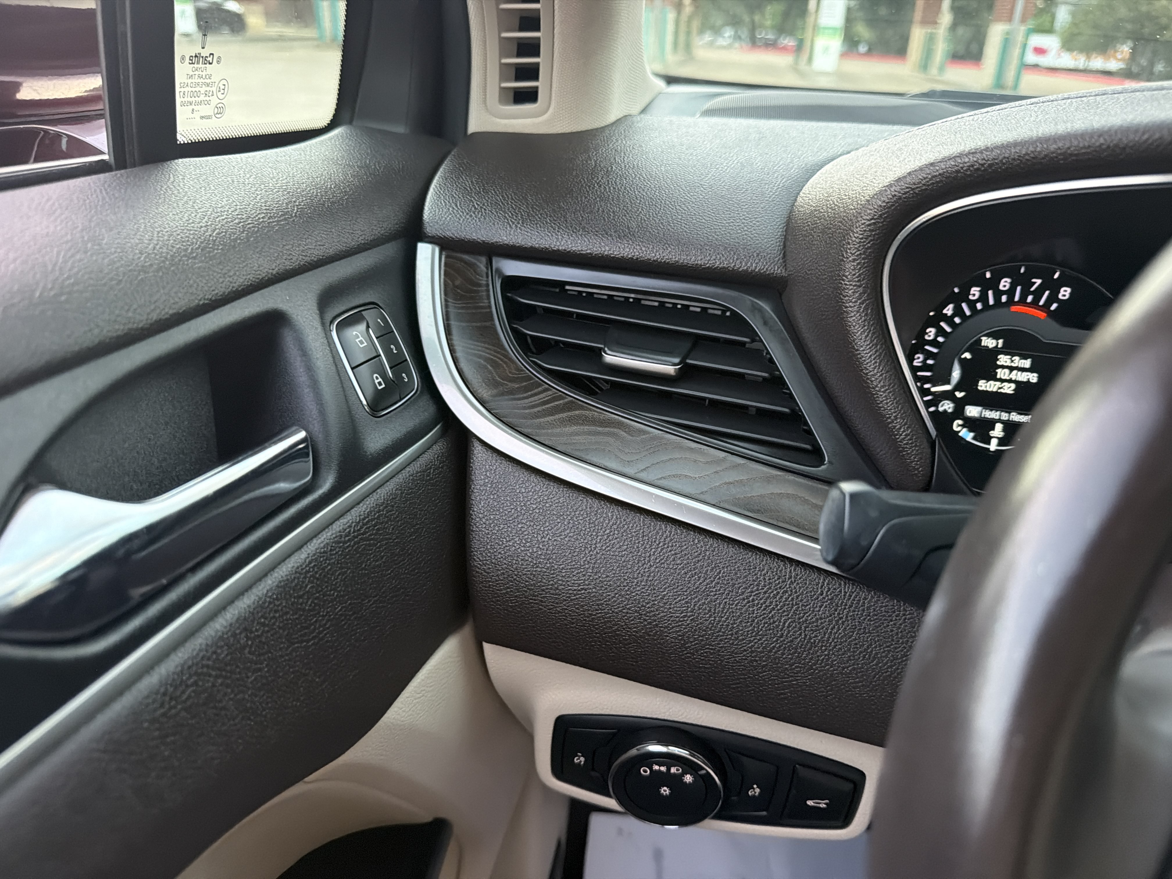 Used 2019 Lincoln MKC Reserve w/ MKC Climate Package FWD image 31
