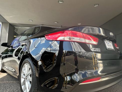 Used 2016 Kia Optima EX w/ Premium Package image 6