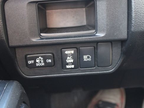 Used 2019 Toyota Tacoma TRD Sport AWD/4WD image 27