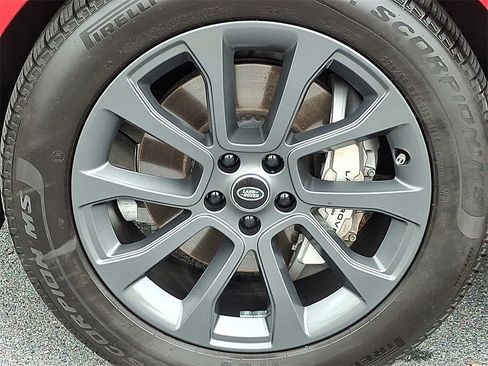 Certified 2025 Land Rover Range Rover Sport image 8