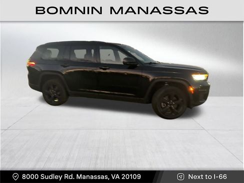 Used 2022 Jeep Grand Cherokee L Laredo image 3