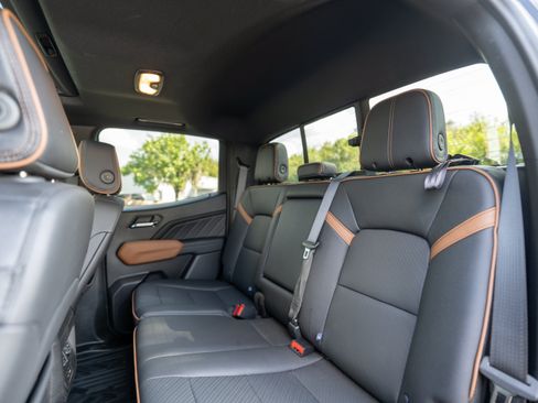 Used 2025 GMC Canyon AT4 w/ Technology Plus Package AWD/4WD image 9