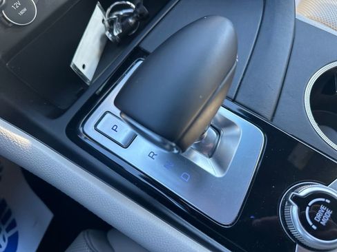 Used 2023 Genesis G70 2.0T image 26