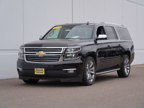 Used 2017 Chevrolet Suburban Premier AWD/4WD image 7