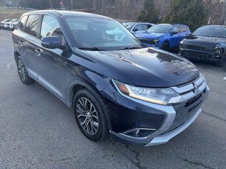 Used 2018 Mitsubishi Outlander SE video 1