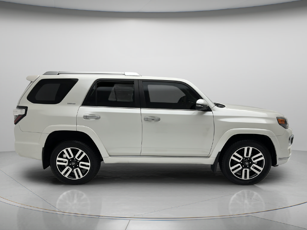 Used 2022 Toyota 4Runner Limited AWD/4WD image 6