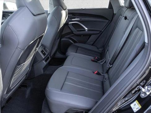 Certified 2025 Audi Q5 Premium Plus w/ Premium Plus image 21