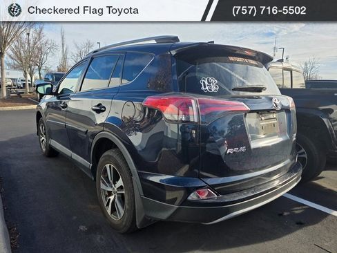 Used 2018 Toyota RAV4 XLE image 4