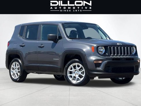 Used 2023 Jeep Renegade Latitude AWD/4WD image 2
