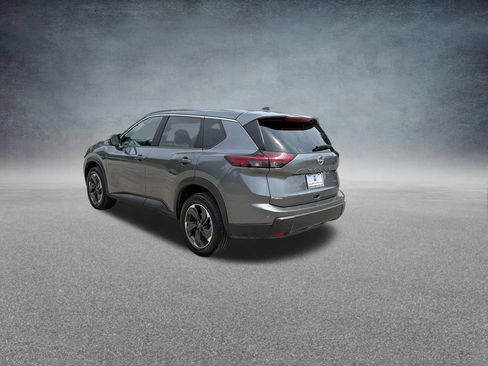 Used 2024 Nissan Rogue SV FWD image 8