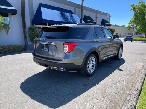 Used 2021 Ford Explorer XLT w/ Equipment Group 202A image 5