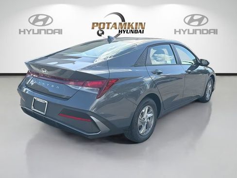 Certified 2026 Hyundai Elantra SE FWD image 5