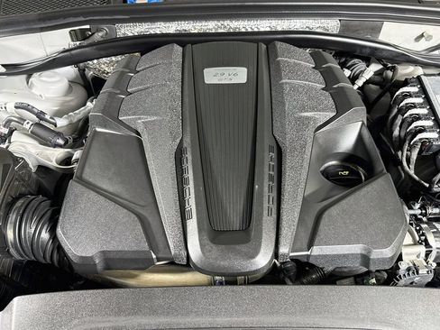 Certified 2023 Porsche Macan GTS AWD/4WD image 27
