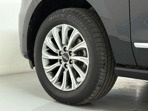 Used 2023 Lincoln Navigator L Standard Sport Utility 4D image 46