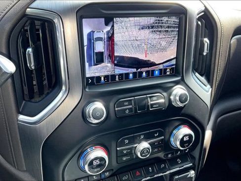 Used 2023 GMC Sierra 2500 Denali w/ Denali Ultimate Package AWD/4WD image 22