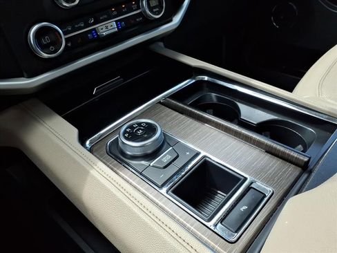 Certified 2024 Ford Expedition Limited image 23