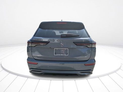 New 2026 Mitsubishi Outlander SE image 5