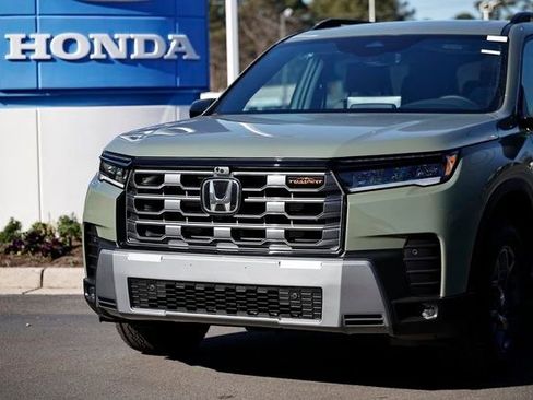New 2026 Honda Pilot TrailSport image 2