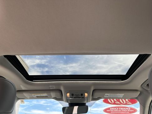 Used 2020 Toyota Highlander XLE AWD/4WD image 19