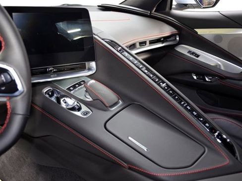 Used 2024 Chevrolet Corvette Stingray Premium Cpe w/ 3LT image 13